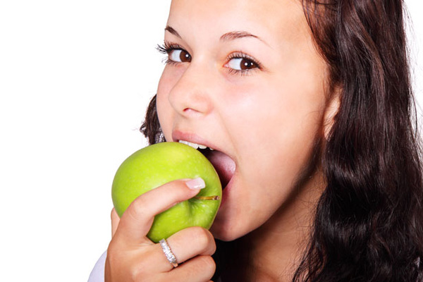Bạn sẽ bỏ ngay thói quen ăn táo không gọt vỏ ngay sau khi biết được sự thật này - Ảnh 4.