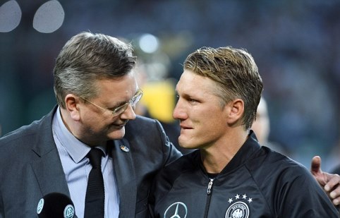 Schweinsteiger BẬT KHÓC trong trận đấu cuối cùng với ĐT Đức - Ảnh 4.