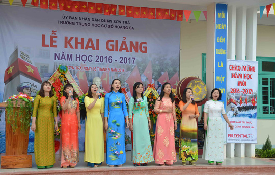 Lễ khai giảng ở ngôi trường mang tên Hoàng Sa - Ảnh 3.