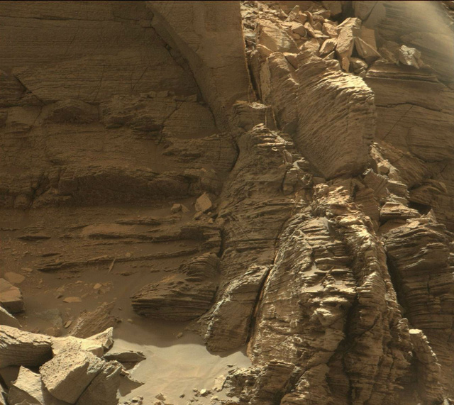 Cảm ơn Curiosity vì những bức ảnh không thể tuyệt vời hơn vừa được gửi về từ Sao Hỏa - Ảnh 3.