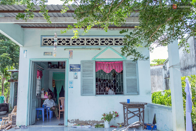 Nữ sinh trả lại món quà do chính tay Phó thủ tướng trao tặng, để nhường bạn khác khó khăn hơn - Ảnh 4.