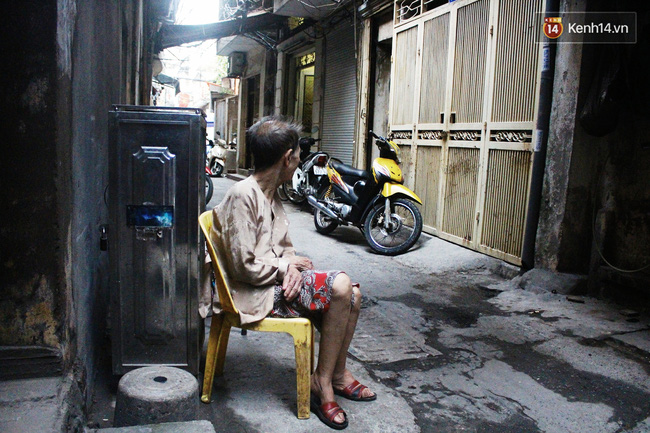 Ngôi nhà bé như mắt muỗi ngay giữa Hà Nội: Rộng 4m2, có 5 người sinh sống - Ảnh 5.