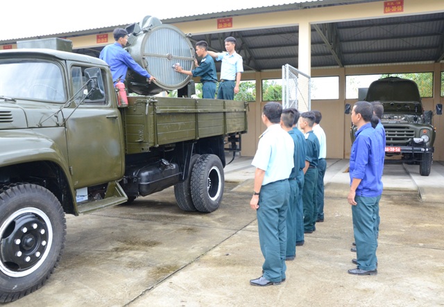 Quân chủng PK-KQ tổ chức Ngày Kỹ thuật mẫu cho khối các Trung đoàn Không quân tiêm kích bom Su-22 - Ảnh 5.