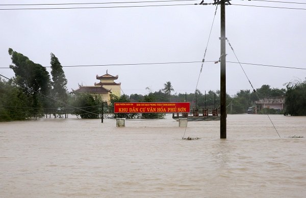 Dân không thể ăn mỳ tôm được nữa... - Ảnh 4.