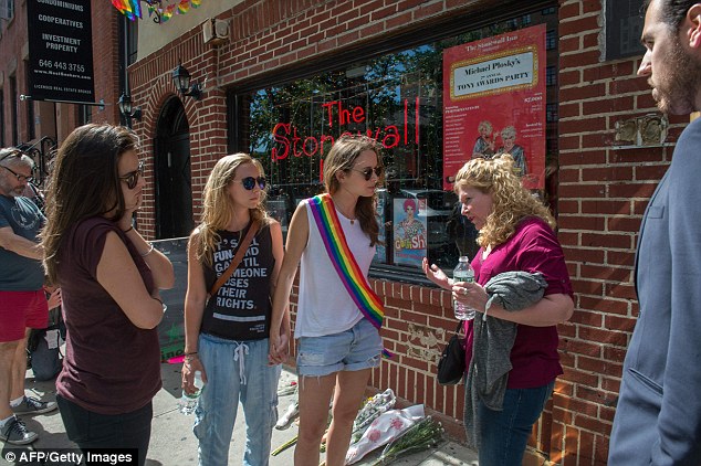 Cộng đồng LGBT lên tiếng sau vụ xả súng kinh hoàng làm 50 người chết tại Mỹ - Ảnh 5.