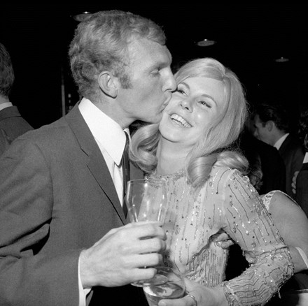 Sir Bobby Moore, Tina và hồi ức của nàng WAG đầu tiên Anh Quốc - Ảnh 4.