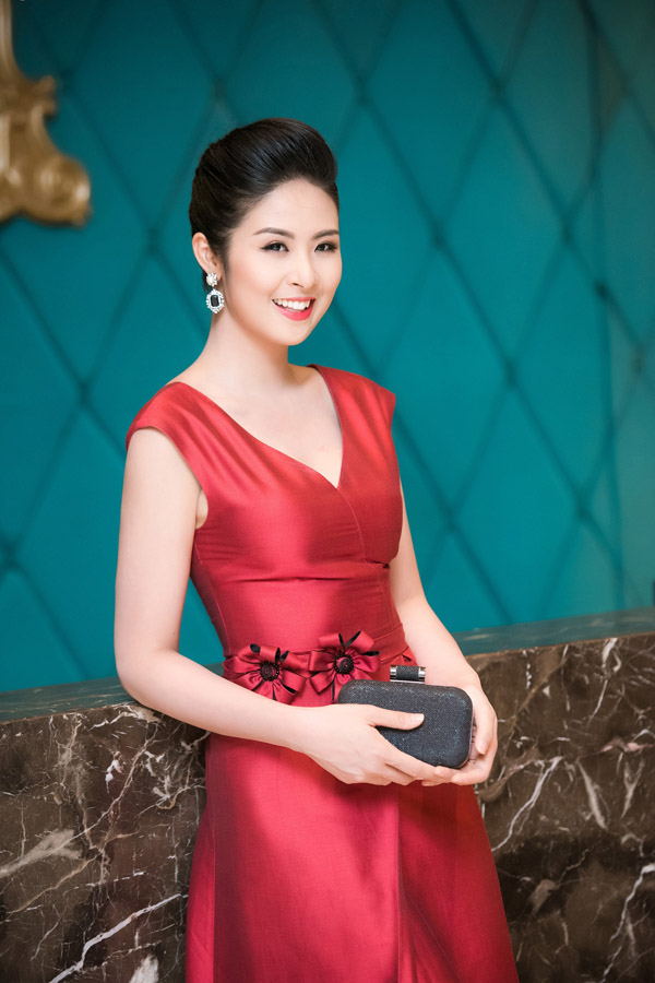 Hoa hậu Việt Nam 2010: Hoa hậu hiếm hoi không phụ thuộc hàng hiệu - Ảnh 5.
