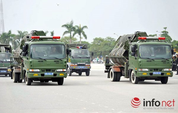 Cảnh sát cơ động Hà Nội phô diễn lực lượng, xe chiến đấu hiện đại  - Ảnh 5.