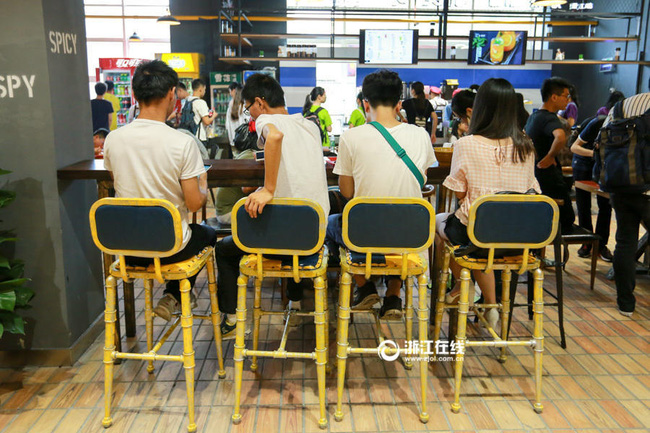 Trường đại học Trung Quốc gây sốt vì khu canteen sạch đẹp như nhà hàng 5 sao - Ảnh 5.