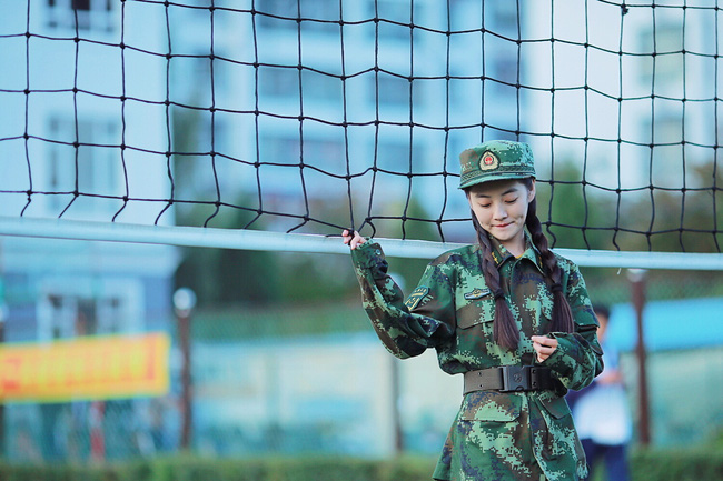 Đây là nữ thần piano, cũng chính là nữ sinh có nụ cười đẹp nhất mùa quân sự ở Trung Quốc! - Ảnh 5.