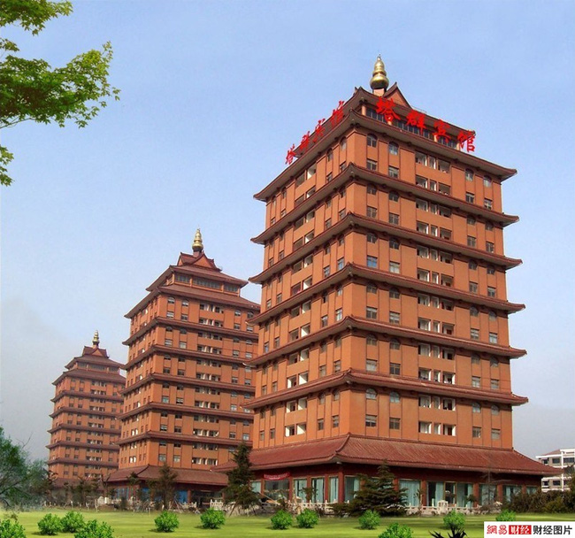 Mục sở thị ngôi làng hiện đại và giàu có nhất Trung Quốc - Ảnh 6.