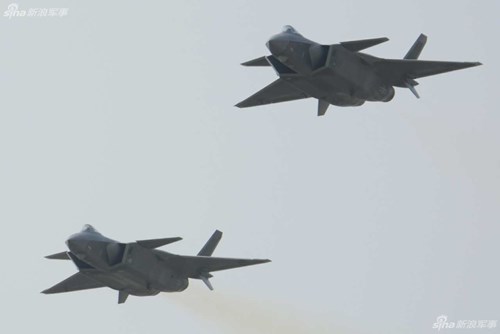 [ẢNH] Siêu tiêm kích J-20 của Trung Quốc xuất đầu lộ diện - Ảnh 5.