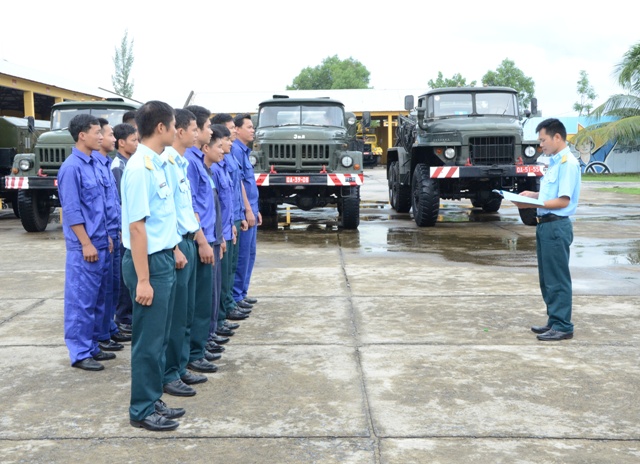 Quân chủng PK-KQ tổ chức Ngày Kỹ thuật mẫu cho khối các Trung đoàn Không quân tiêm kích bom Su-22 - Ảnh 6.