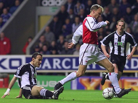 Dennis Bergkamp: Tiêu chuẩn của chủ nghĩa hoàn hảo - Ảnh 5.