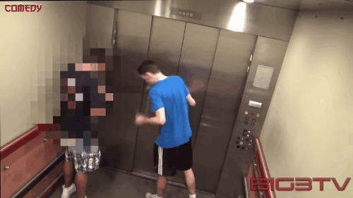 14 kẻ rảnh rỗi chui tận vào thang máy để trêu chọc người khác - Ảnh 6.