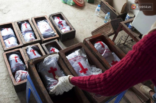Người đàn bà hơn 10 năm gõ cửa từng phòng khám ở Hà Nội để xin các hài nhi xấu số về chôn cất - Ảnh 5.