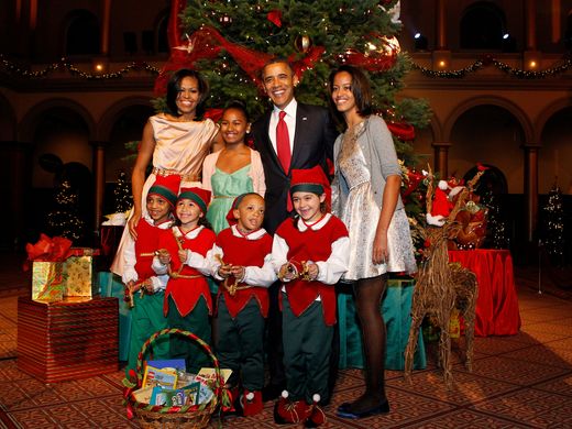 Ông Obama “nghỉ việc” đi dự lễ tốt nghiệp của con gái - Ảnh 6.