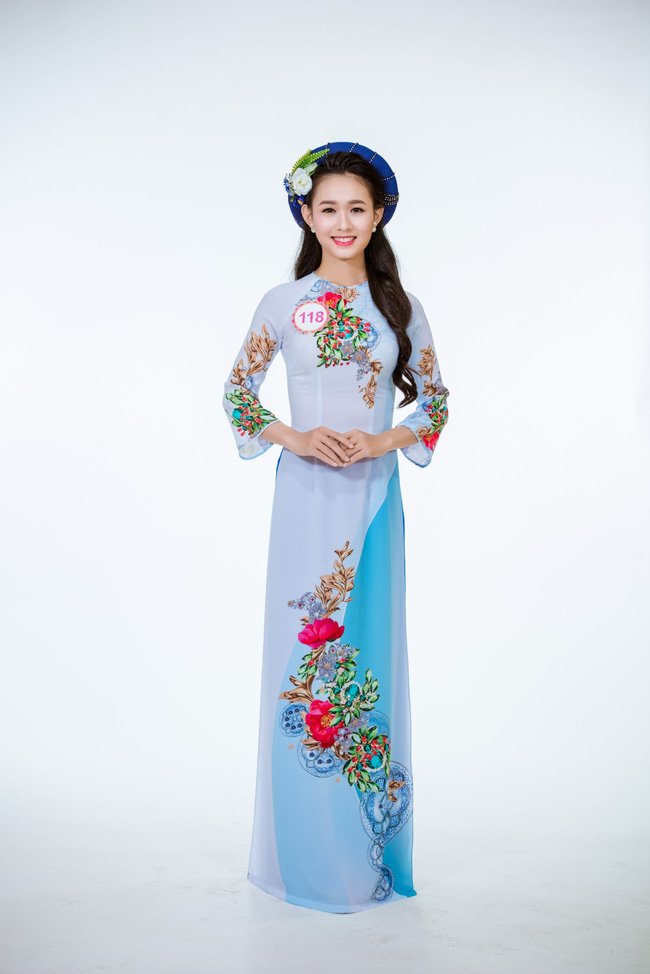 Dàn thí sinh Hoa hậu Việt Nam khoe dáng với áo dài - Ảnh 6.