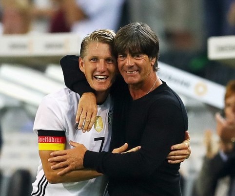 Schweinsteiger BẬT KHÓC trong trận đấu cuối cùng với ĐT Đức - Ảnh 6.