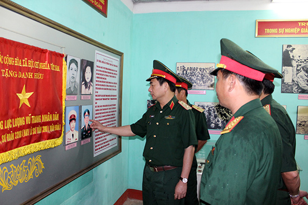 Trung tướng Phan Văn Giang thăm quan đơn vị khung thường trực vững mạnh toàn diện - Ảnh 6.