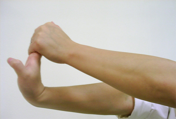 Làm 8 động tác tay này, bạn sẽ bất ngờ vì tác dụng đối với xương khớp - Ảnh 7.