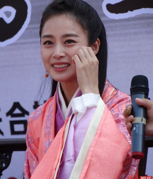 Khi nữ thần Song Hye Kyo, Kim Tae Hee xuống sắc vì nếp nhăn, mỡ thừa - Ảnh 7.