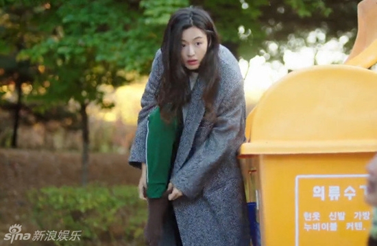 Áo nhặt từ thùng rác của Jun Ji Hyun cũng có giá 100 triệu - Ảnh 7.