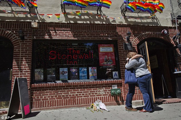 Cộng đồng LGBT lên tiếng sau vụ xả súng kinh hoàng làm 50 người chết tại Mỹ - Ảnh 7.