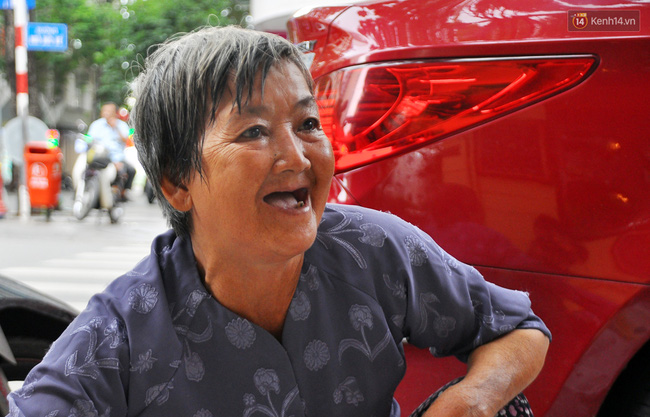 Mỗi ngày, bà cụ 66 tuổi lại lặn lội 20km lên Sài Gòn bán dạo gốm sứ nuôi con cháu... - Ảnh 7.