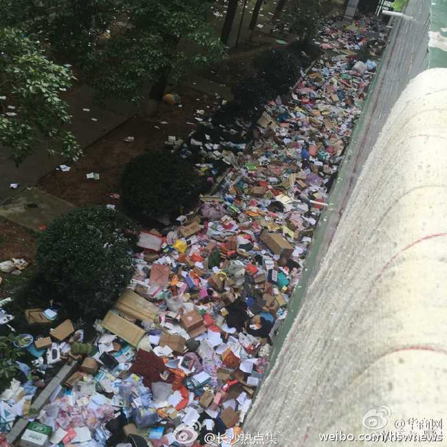 Không thể tin nổi bãi rác này chính là ký túc xá của sinh viên Trung Quốc! - Ảnh 6.