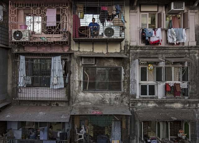 24 bức ảnh cho thấy cuộc sống không tưởng tại những căn hộ chật chội nhất thế giới - Ảnh 7.