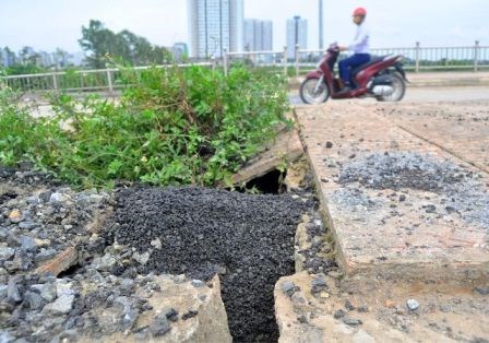 Bê tông cốt xốp ở cầu vượt đường sắt Hà Nội - Ảnh 7.