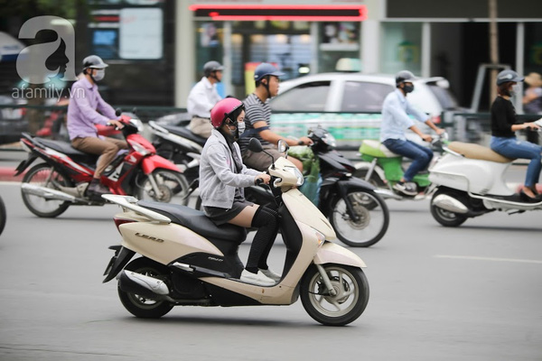 Gió lạnh đầu đông, chị em ra phố xúng xính với mốt... trên đông dưới hè - Ảnh 8.