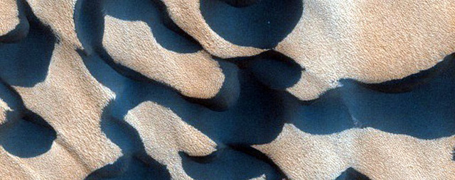 NASA công bố 2.540 hình ảnh tuyệt đẹp về sao Hỏa được ghi lại trong hơn 10 năm - Ảnh 8.