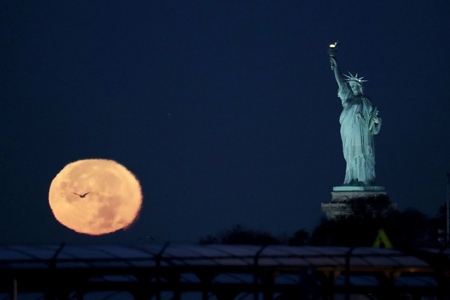 Bí mật giúp các nhiếp ảnh gia luôn chụp được hình trăng to khủng - Ảnh 8.