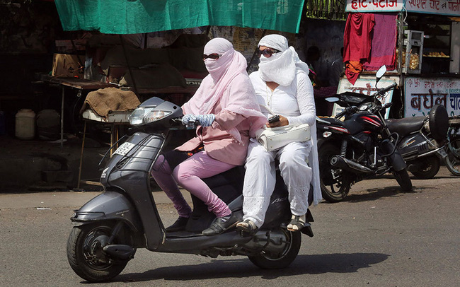 Chùm ảnh: Những hình ảnh nắng nóng khủng khiếp chỉ có ở Ấn Độ - Ảnh 8.