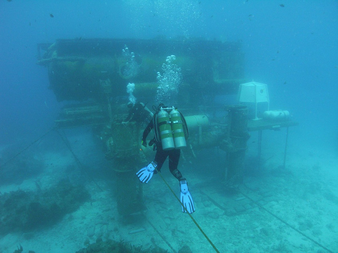 Tham quan phòng nghiên cứu dưới đáy biển như trong phim khoa học viễn tưởng - Ảnh 8.