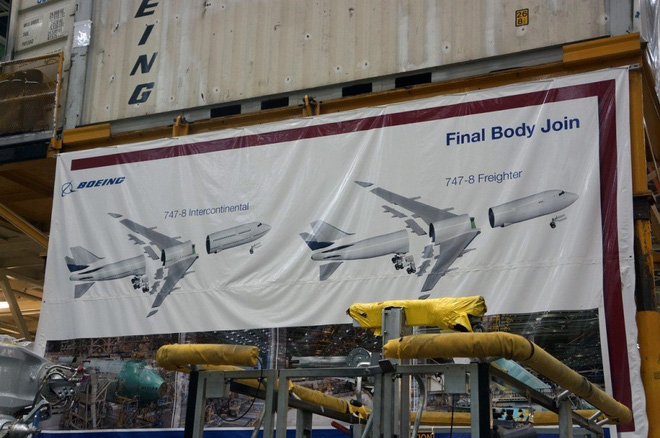 Cận cảnh nhà máy của Boeing - nơi lắp ráp nên chiếc 747 huyền thoại - Ảnh 8.