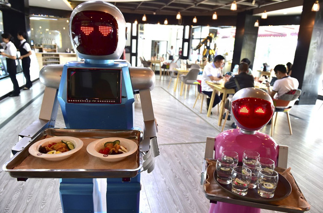 Bồi bàn, đầu bếp Trung Quốc thất nghiệp vì robot - Ảnh 7.