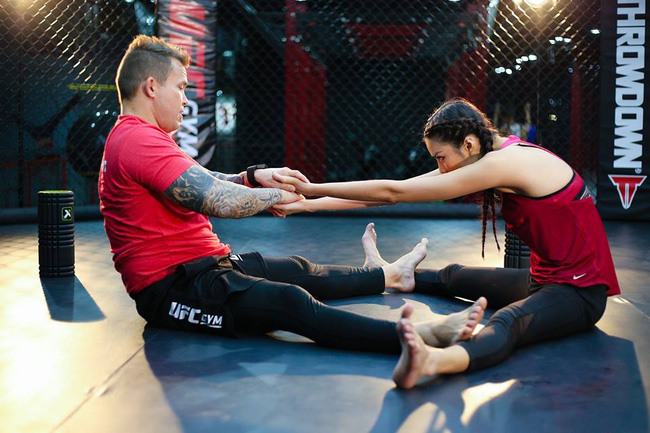 Huyền thoại MMA ngạc nhiên về khả năng võ thuật của Lan Khuê - Ảnh 8.