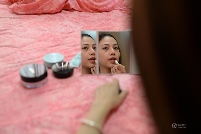 Cô gái Việt từ bỏ công việc dược sĩ một mình tới Trung Quốc thực hiện ước mơ làm người mẫu - Ảnh 9.