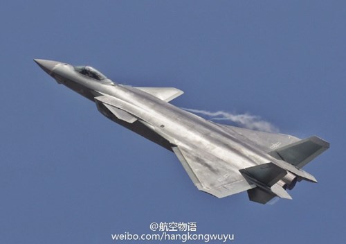 [ẢNH] Siêu tiêm kích J-20 của Trung Quốc xuất đầu lộ diện - Ảnh 8.