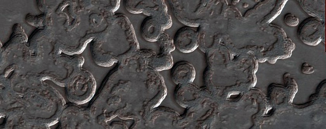 NASA công bố 2.540 hình ảnh tuyệt đẹp về sao Hỏa được ghi lại trong hơn 10 năm - Ảnh 9.