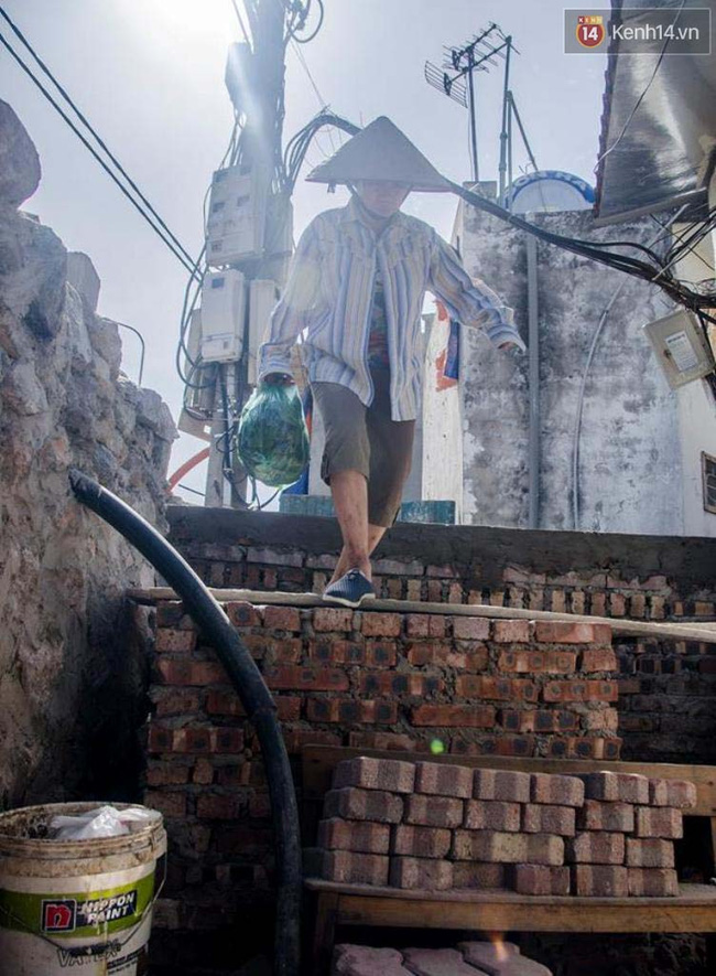Chuyện lạ: Nhà biến thành hầm chui trên đường 2 tỷ đồng/m ở Hà Nội - Ảnh 9.