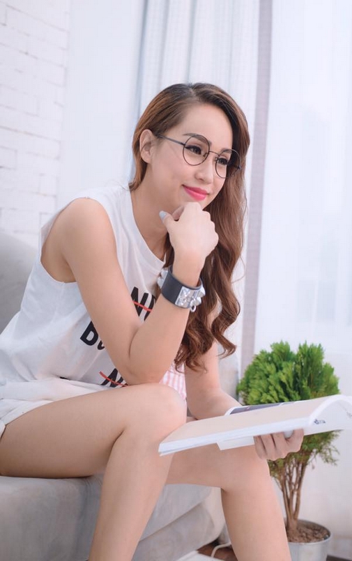 Ảnh sexy của MC gặp sự cố trang phục nhiều nhất VTV - Ảnh 9.