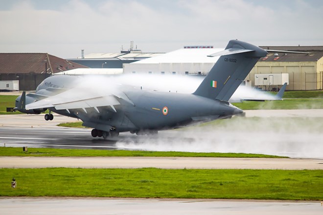 C-17 - Máy bay vận tải khủng chuyên phục vụ Tổng thống Mỹ - Ảnh 9.