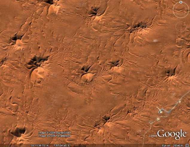 10 địa điểm kỳ lạ chỉ được biết đến khi có Google Earth - Ảnh 10.