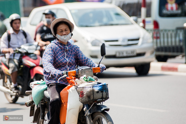 Đây chính là mùa đông 2016 ở Hà Nội: Trời nóng như đổ lửa, nhiệt độ lên tới 31 độ C - Ảnh 9.