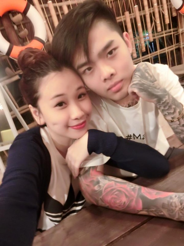 Vợ xinh như hot girl của anh chàng xăm trổ đọc rap chọc con bú sữa - Ảnh 11.