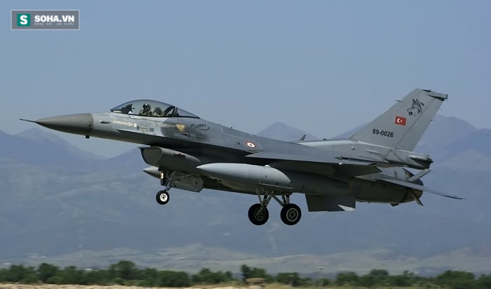 Tiêm kích Nga chặn đường, dọa bắn F-16 Thổ Nhĩ Kỳ ở Syria? - Ảnh 1.